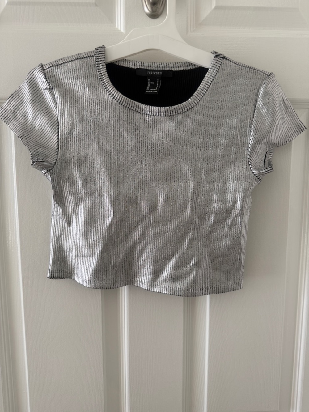 Forever 21 Metallic Silver Ribbed Tee Crop